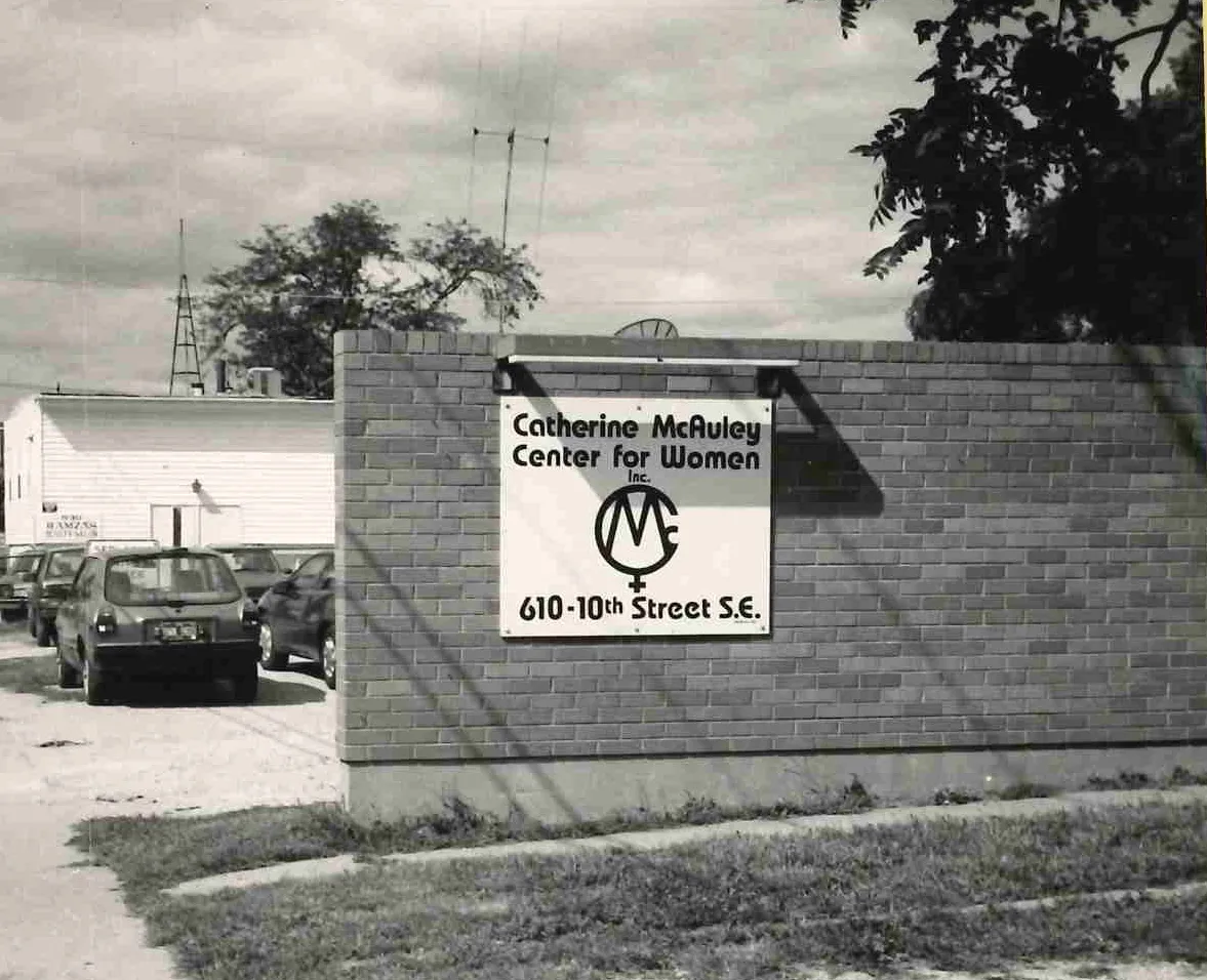 1989 - First CMC Signage